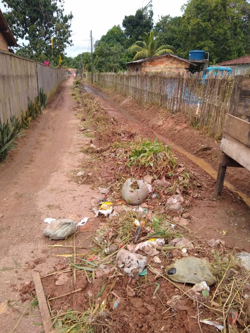 Comunidade Itaquara, no Murinim, recebe serviços de limpeza 