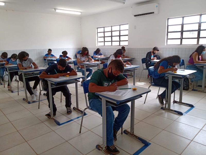 Alunos da Rede Municipal de Ensino de Benevides realizam primeira fase da prova da Olimpíada Brasileira de Matemática das Escolas Públicas