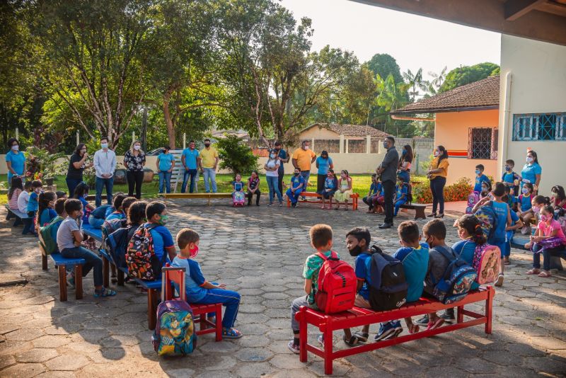 Alunos do Ensino Fundamental voltaram às aulas presenciais nessa segunda-feira, na RME de Benevides 