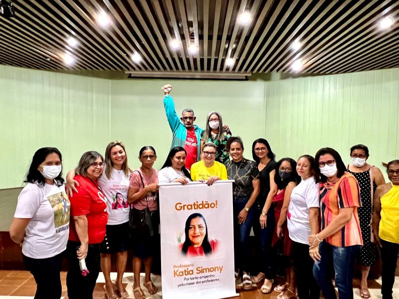 Projeto de plano de cargos e salários dos professores vira lei municipal  