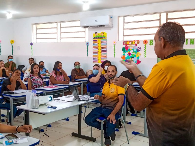 SEMED promove Curso de Libras para profissionais da Rede Municipal