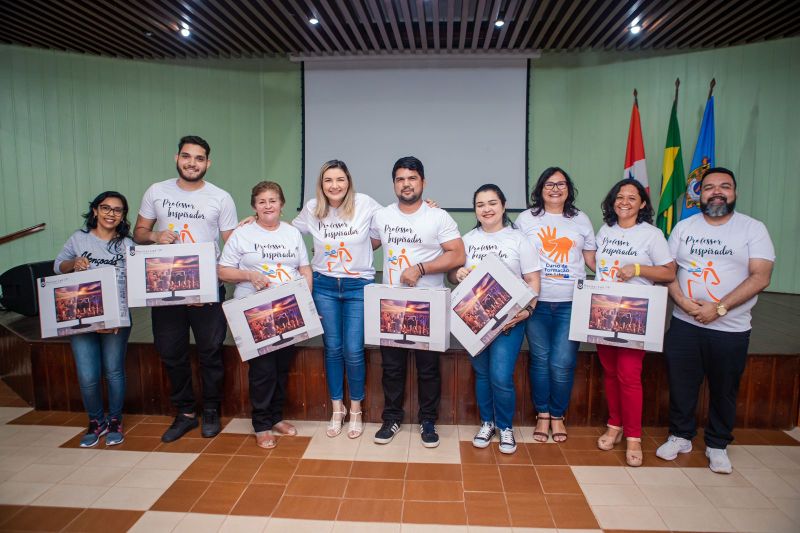 Prefeitura de Benevides premia professores por meio do projeto Professor Inspirador