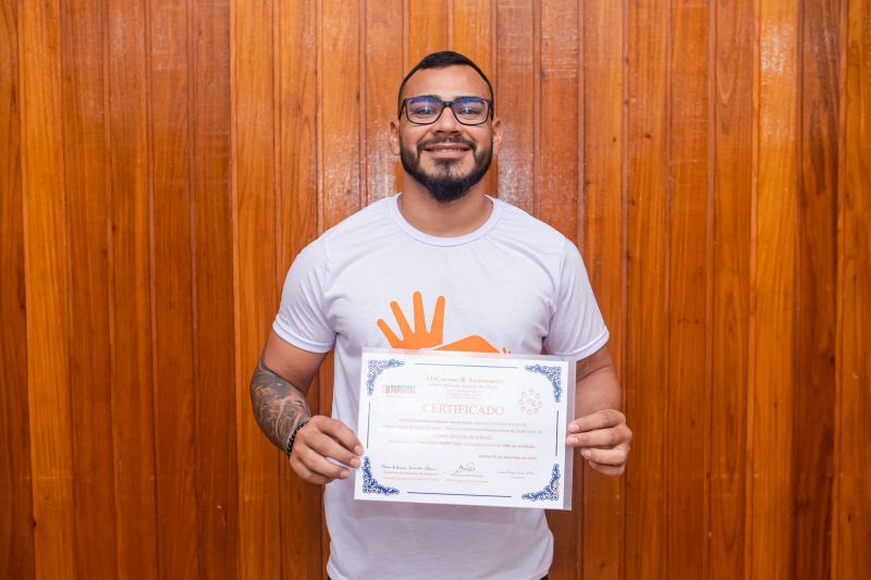 Prefeitura de Benevides capacita profissionais da educação pelo Curso Básico de Libras 