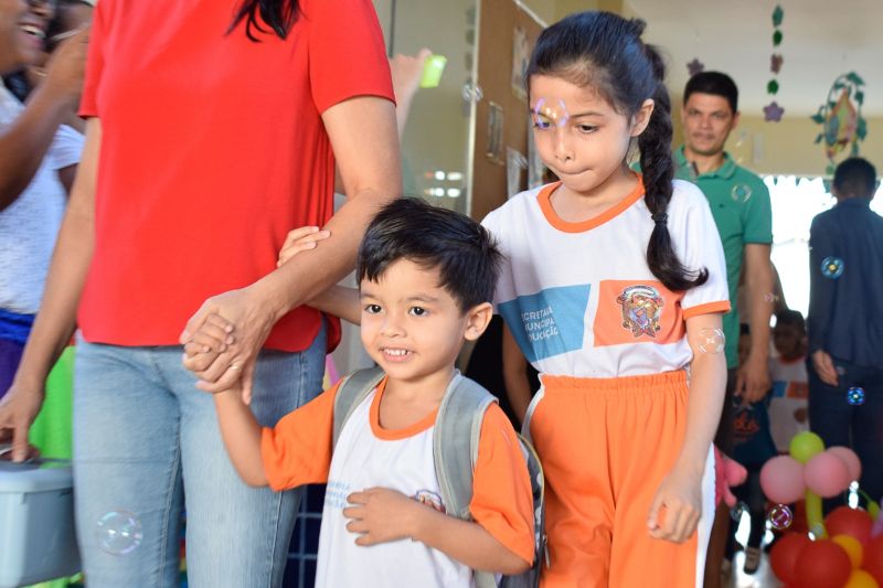 Volta as aulas. Secretário de educação.