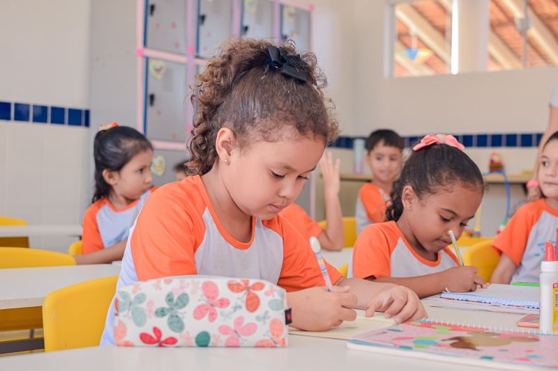 Volta as aulas. Secretário de educação.