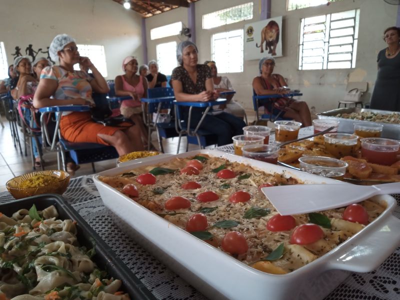 SEMTEPS por meio do Qualifica Benevides promove curso para Manipuladoras de Alimento da Rede Municipal de Ensino