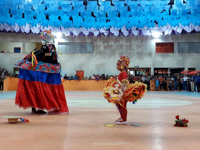 Alunos da Rede Municipal fazem participação especial no Sassaricando 2023