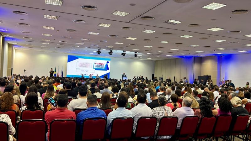 Profissionais da Educação de Benevides participam de 1º Fórum da Educação do Pará