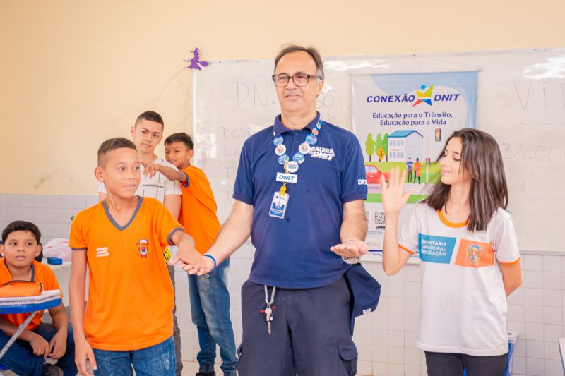 AÇÃO DE EDUCAÇÃO P/ O TRÂNSITO NA ESCOLA JOSÉ LEÔNCIO