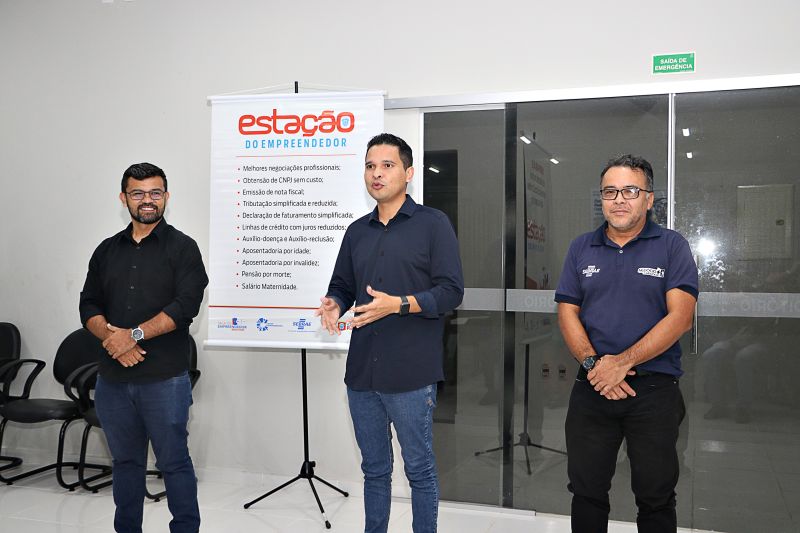 Entrega dos Certificados dos Cursos em Parceria com o SEBRAE