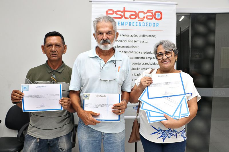 Entrega dos Certificados dos Cursos em Parceria com o SEBRAE