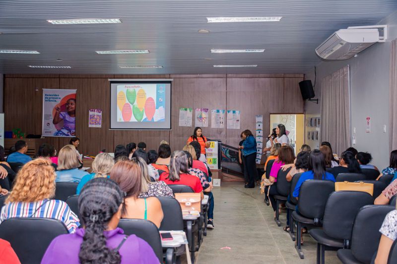 FORMAÇÃO PARA PROFESSORES PELO PROGRAMA ALFABETIZA BENEVIDES