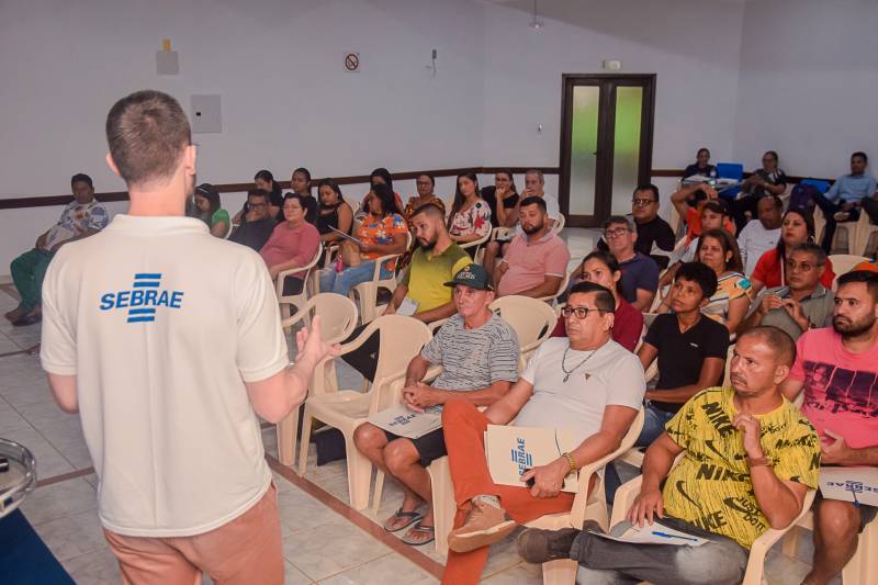 Oficina de Empreendedorismo prepara feirantes e comerciantes para o novo Mercado Municipal