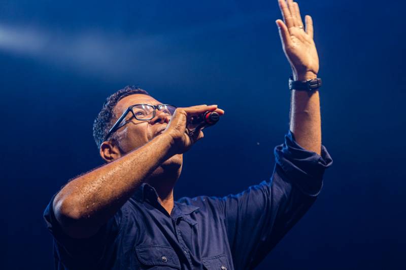 Feira da Família Cristã é marcada por energia e espiritualidade com show de Anderson Freire