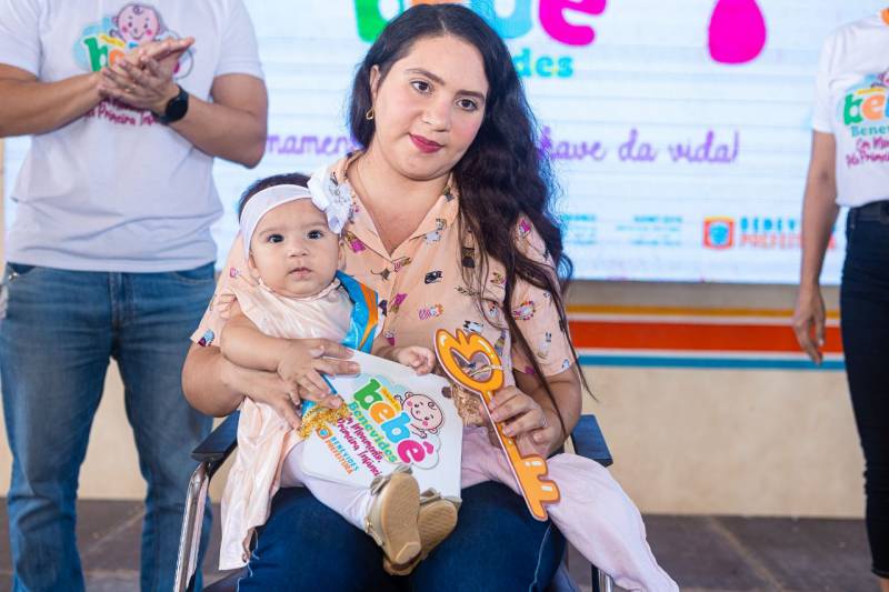 Posse da Bebê-Prefeita e emissão de RG marcam abertura da Semana do Bebê