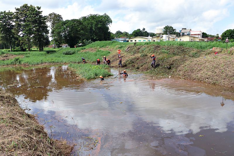 LIMPEZA DO IGARAPÉ QUEBRA GALHO