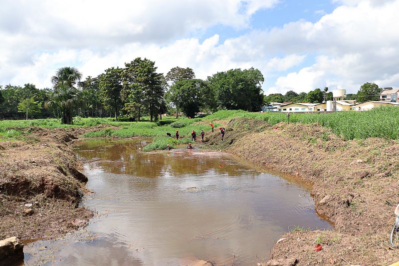 LIMPEZA DO IGARAPÉ QUEBRA GALHO