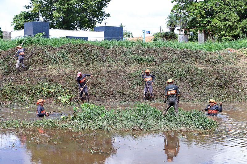 LIMPEZA DO IGARAPÉ QUEBRA GALHO