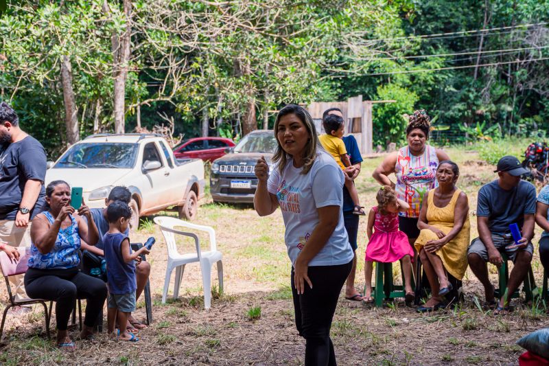 ENTREGA DE ROÇADEIRAS NO ASSENTAMENTO TERRA CABANA