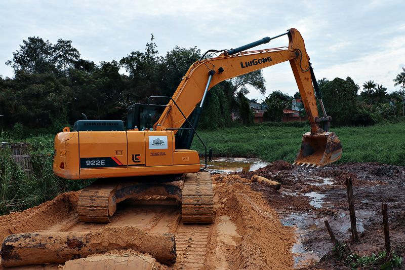 LIMPEZA PROFUNDA DO IGARAPÉ