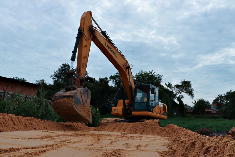 LIMPEZA PROFUNDA DO IGARAPÉ