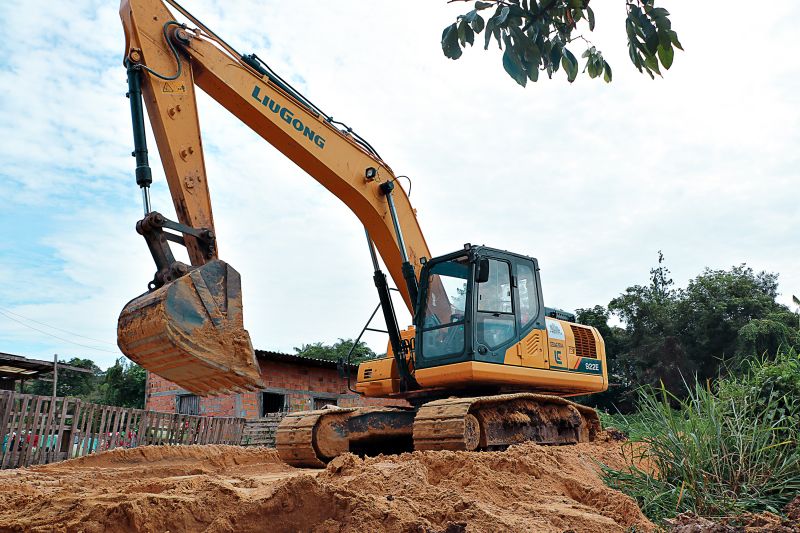LIMPEZA PROFUNDA DO IGARAPÉ