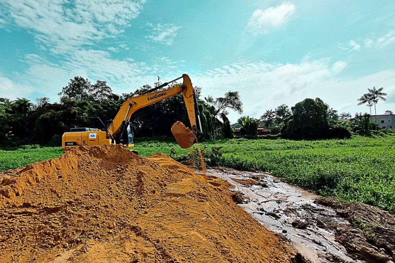 CONTINUAÇÃO DA LIMPEZA DO IGARAPÉ DO BELO JARDIM