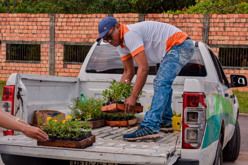 PLANTIO CMEI FLORESCER