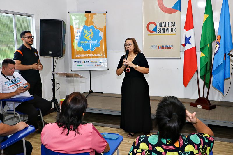 ENTREGA DE CERTIFICADO DO CURSO DE ORATÓRIA E DICÇÃO