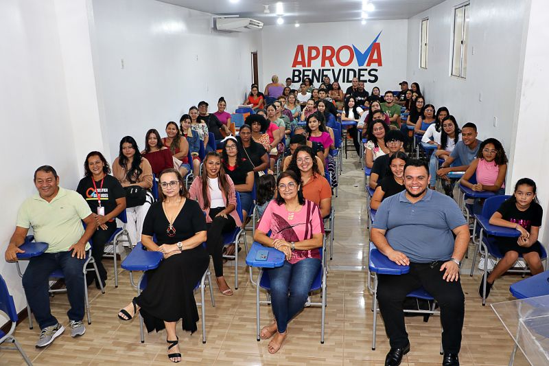 ENTREGA DE CERTIFICADO DO CURSO DE ORATÓRIA E DICÇÃO