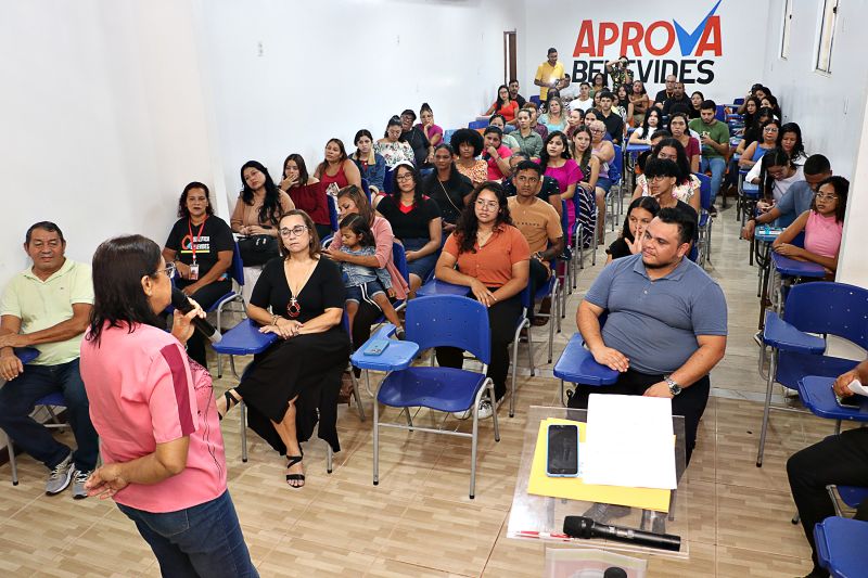ENTREGA DE CERTIFICADO DO CURSO DE ORATÓRIA E DICÇÃO