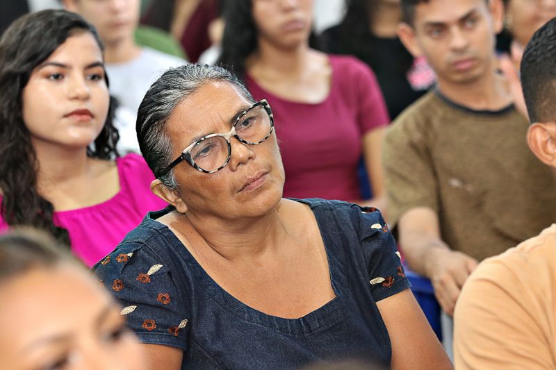 ENTREGA DE CERTIFICADO DO CURSO DE ORATÓRIA E DICÇÃO