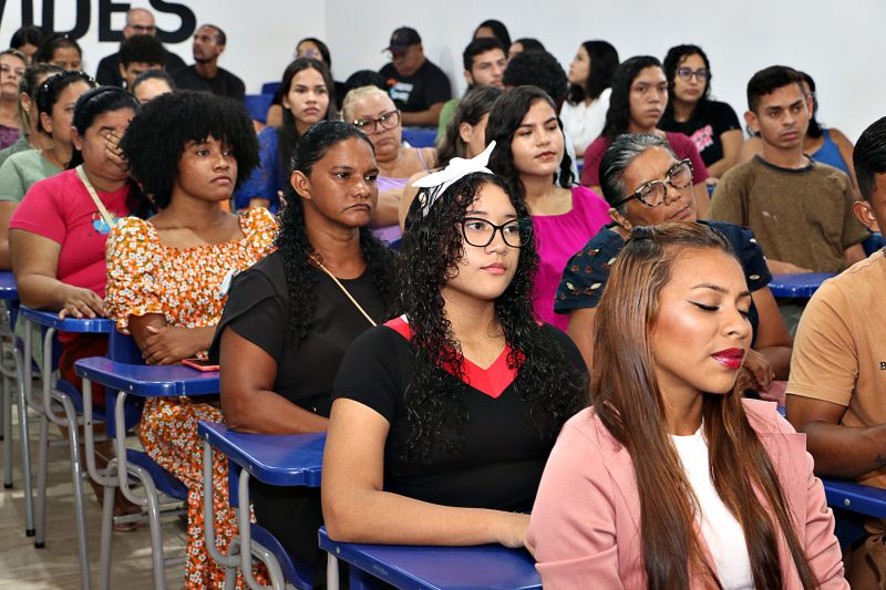 ENTREGA DE CERTIFICADO DO CURSO DE ORATÓRIA E DICÇÃO