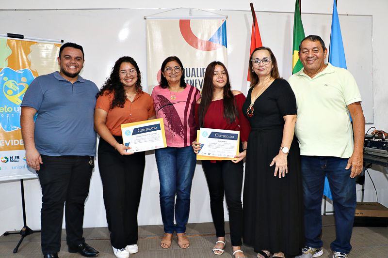 ENTREGA DE CERTIFICADO DO CURSO DE ORATÓRIA E DICÇÃO
