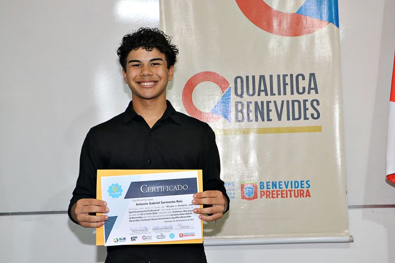 ENTREGA DE CERTIFICADO DO CURSO DE ORATÓRIA E DICÇÃO