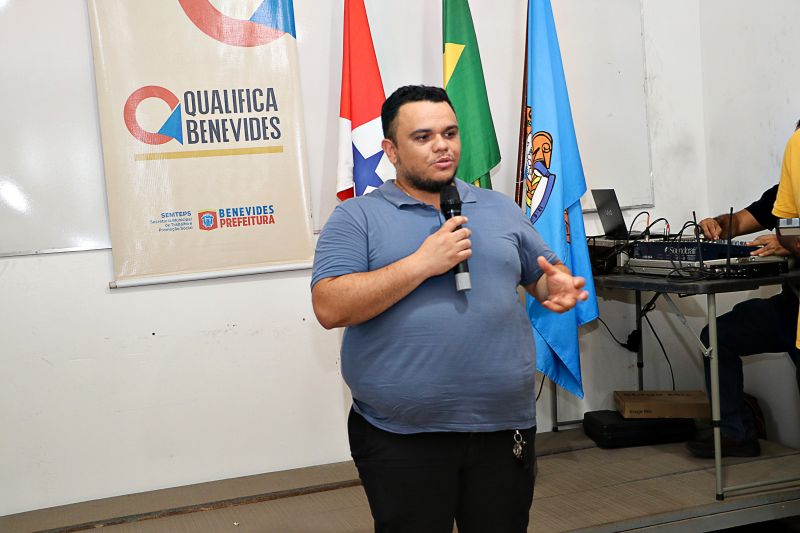 ENTREGA DE CERTIFICADO DO CURSO DE ORATÓRIA E DICÇÃO