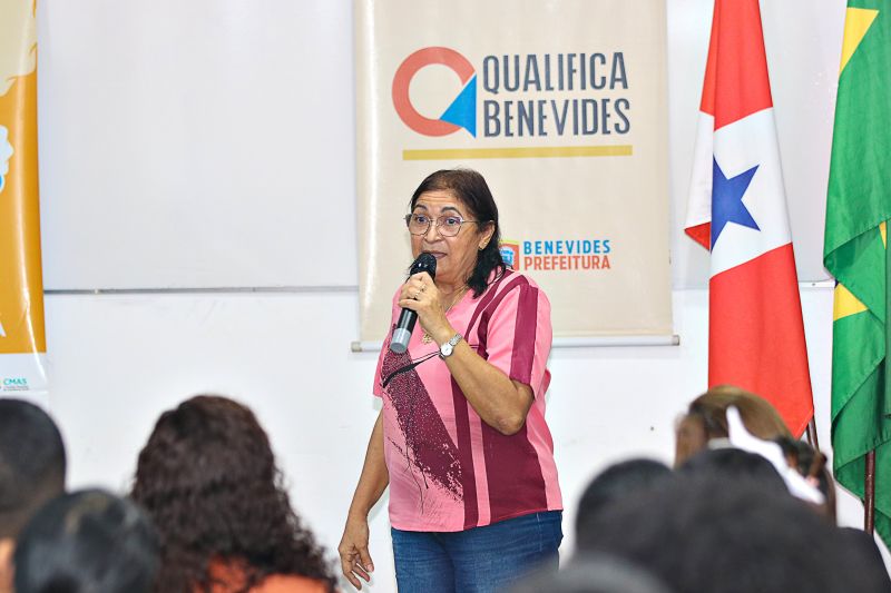 ENTREGA DE CERTIFICADO DO CURSO DE ORATÓRIA E DICÇÃO