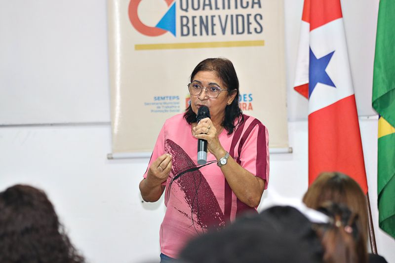 ENTREGA DE CERTIFICADO DO CURSO DE ORATÓRIA E DICÇÃO