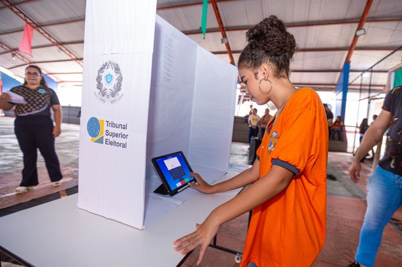 Alunos da Rede Municipal de Ensino de Benevides escolhem seus representantes de turma exercendo a democracia 