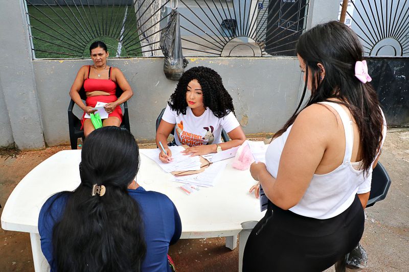 MARÇO LILAS ITINERANTE  -  BAIRRO DAS FLORES