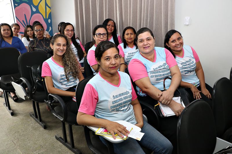 Formação do Programa de Leitura e Escrita da Educação LEEI