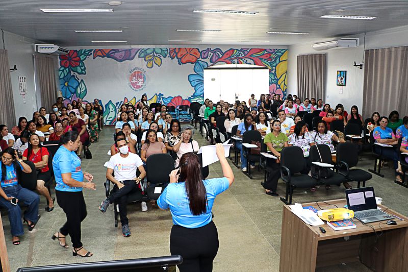 Formação do Programa  de Leitura e Escrita da Educação Infantil (LEEI)