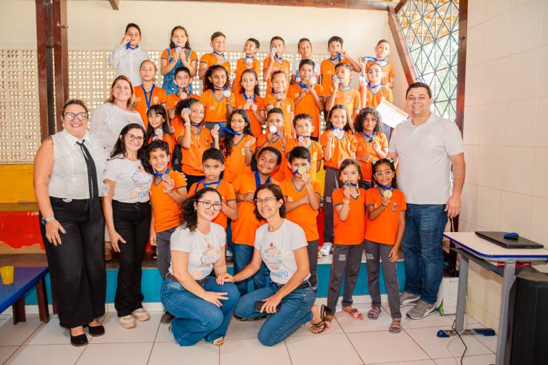 Alunos da Rede Municipal de Ensino de Benevides são condecorados com medalhas e certificados pela OBMEP Mirim e OBR