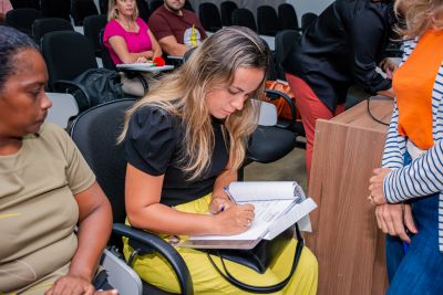 FORMAÇÃO DE SECRETÁRIOS E AUXILIARES DE SECRETARIA