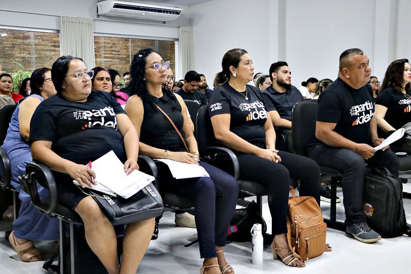 Professores do 5º ano se reúnem para analisar o desempenho dos alunos e elaborar novas estratégias de ensino por meio do projeto #PartiuIdeb 