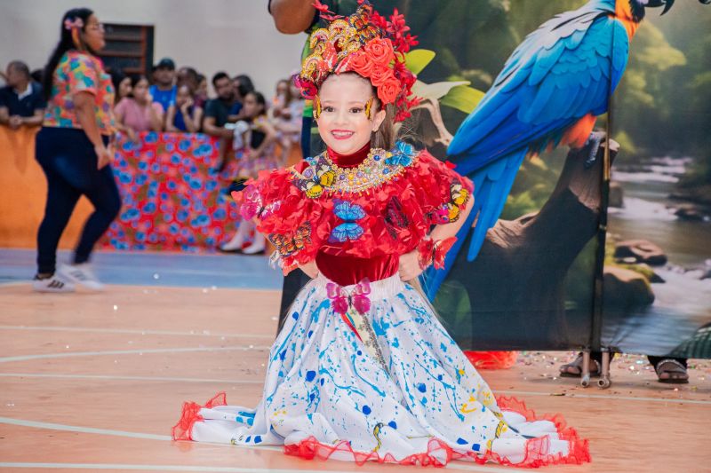 Noite da Educação encanta público no Sassaricando 2025