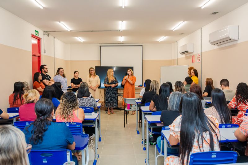 AULA INAUGURAL DE PÓS GRADUAÇÃO DE PROFESSORES DA RME NA USIPAZ BENEVIDES