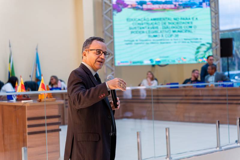 Benevides sedia encontro sobre educação ambiental e COP-30