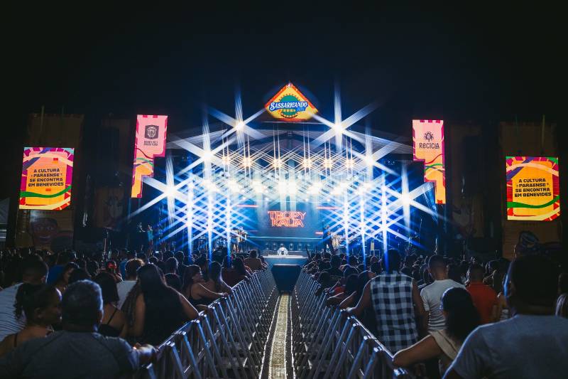 Sassaricando 2025 estreia com sucesso e lota arena cultural em Benevides