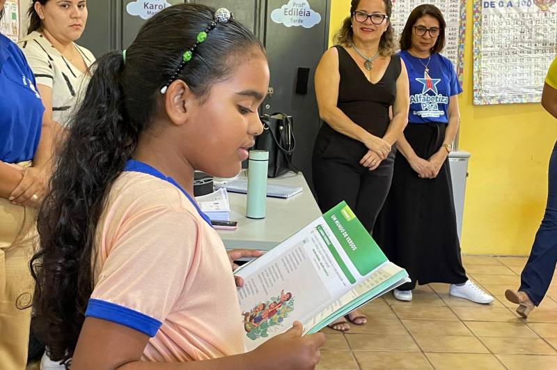 Escolas municipais, EMEF Santa Maria Bertilla e EMEIF Mara Begot, são certificadas em reconhecimento pelas boas práticas pelo Alfabetiza Pará 